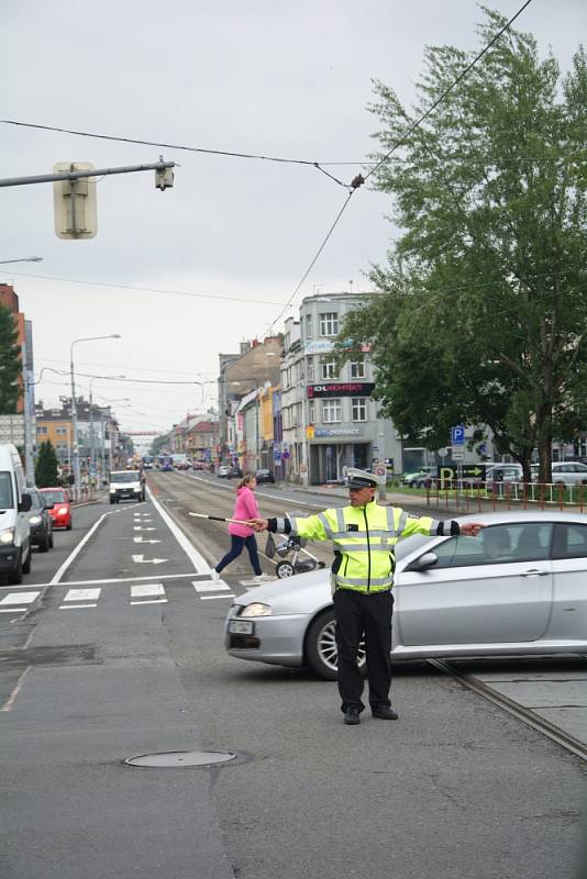 Soutěž Regulovčík roku 2018 v Ostravě. Policisté museli své umění předvést ve frekventované křižovatce ulic 28. října a Novinářské.