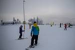 Lyžařská resort Szczyrk Mountain Resort, 12. února 2021 v Szczyrk, Polsko. Od 12. února budou v Polsku s omezenou kapacitou po dobu dvou týdnů podmíněně otevřeny hotely, kina, divadla, filharmonické sály a opery, bazény a sjezdovky.