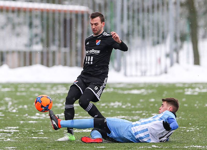 První přípravný zápas Tipsport ligy: Baník Ostrava - 1.SK Prostějov, 8. ledna 2019 v Orlové. Na snímku (zleva) Lukáš Pazdera z Baníku Ostrava.