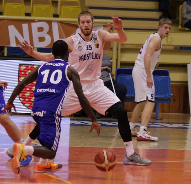 Ostravští basketbalisté prohráli v Prostějově 63:71.