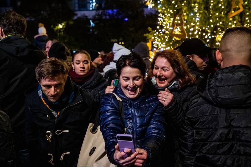Rozsvícení vánočního stromu na Masarykově náměstí, 26. listopadu 2022, Ostrava.
