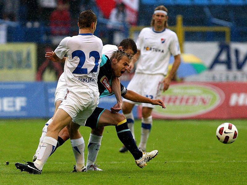 Baník Ostrava remizoval ve šlágru 2. kola fotbalové ligy na Bazalech se Slavií 1:1.