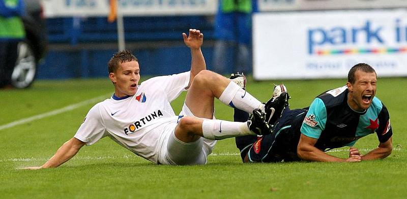 Baník Ostrava remizoval ve šlágru 2. kola fotbalové ligy na Bazalech se Slavií 1:1.