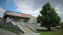 Komunitní centrum a prodejna Hruška.