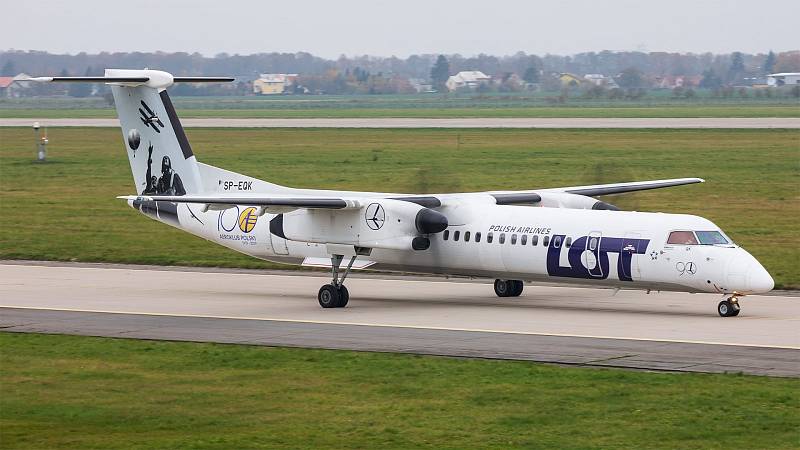 Odletem letounu Dash 8-Q400 polských aerolinií LOT s registrací SP-EQK ve speciálním zbarvení k 100. výročí polského aeroklubu z Ostravy směr Praha odstartovala 11. listopadu před desátou hodinou nová pravidelná linka.