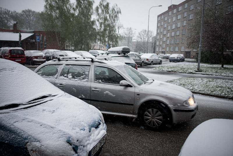 Ostravu v noci z 18. na 19. dubna zasáhlo slabé sněžení.