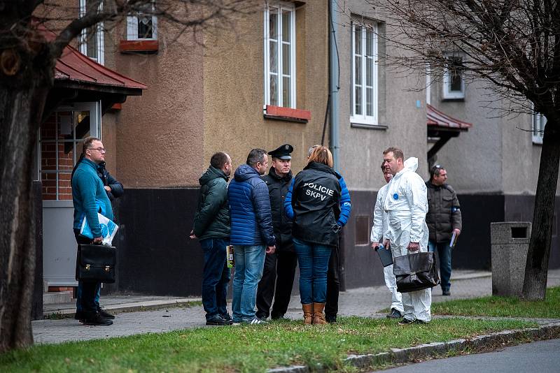 Vyšetřování násilného trestného činu. Příborská ulice, Ostrava - Hrabová, 15. prosince 2019 v Ostravě.