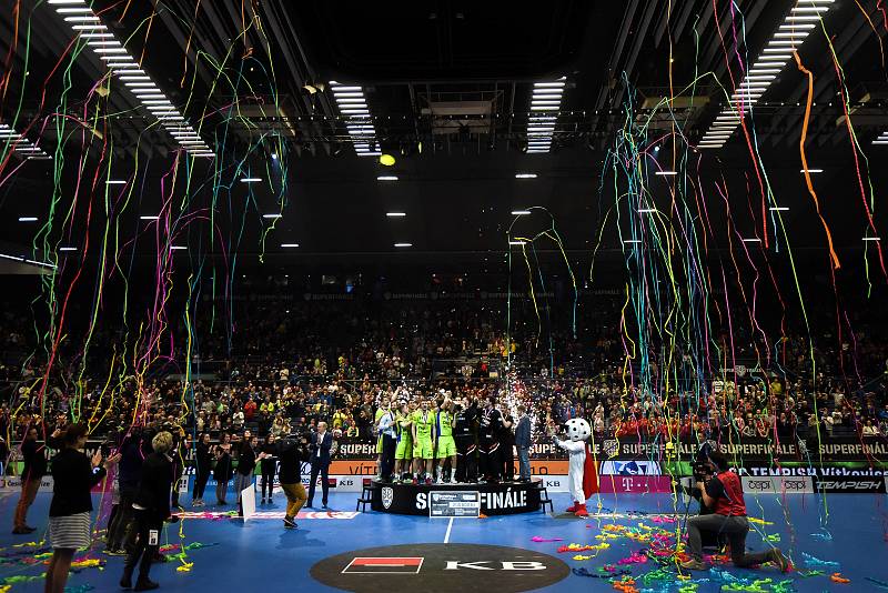 Superfinále play off florbalové superligy mužů: Technology florbal Mladá Boleslav - 1. SC TEMPISH Vítkovice, 14. dubna 2019 v Ostravě. Na snímku radost Vítkovic.