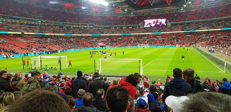 Čeští fotbalisté sice ve Wembley nezazářili, čeští fanoušci však ano. Památku na zápas si udělal i čtenář Deníku z Moravskoslezského kraje Milan Niemczyk.
