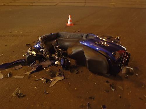 V křižovatce ulic Rudné a Závodní v Ostravě-Vítkovicích se střetly osobní vozidlo s motocyklem. Nehoda si vyžádal jedno zranění. 