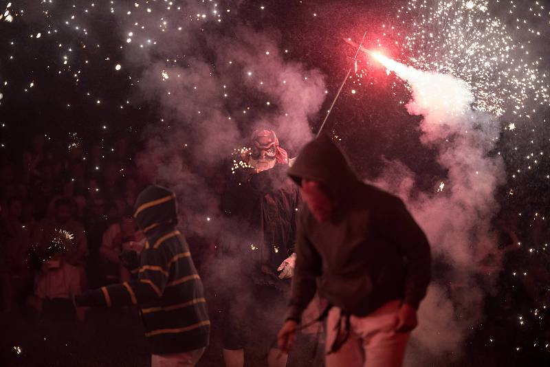 Ohňostroj katalánské kultury, který se konal 1. července 2017 v Ostravě.