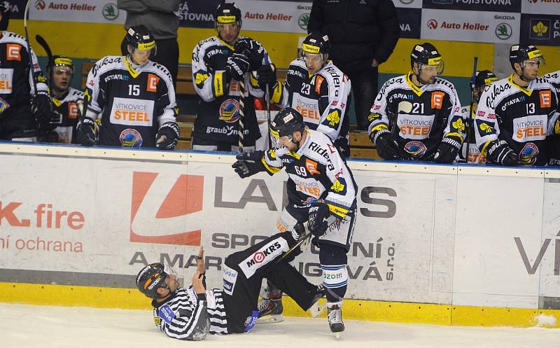 Předkolo play off hokejové extraligy – 1. zápas: HC Vítkovice Steel - HC ČSOB Pojišťovna Pardubice 8:2