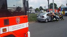 Nehoda tří vozidel, která se v úterý odpoledne stala na frekventované křižovatce ulic Rudné a Závodní v Ostravě