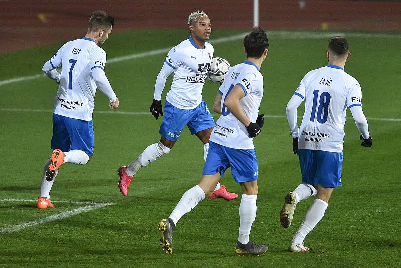 Utkání 13. kola první fotbalové ligy: FC Baník Ostrava - Sigma Olomouc, 18. prosince 2020 v Ostravě. Baník oslavuje gól na 1:1 (zleva) Martin Fillo z Ostravy, Dyjan Carlos De Azevedo z Ostravy, Daniel Tetour z Ostravy a Tomáš Zajíc z Ostravy)