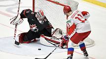 Mistrovství světa hokejistů do 20 let, finále: Rusko - Kanada, 5. ledna 2020 v Ostravě. Na snímku (zleva) brankář Kanady Joel Hofer a Vasili Podkolzin.