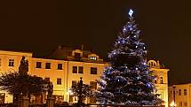V Příboře stojí vánoční strom na náměstí Sigmunda Freuda. Snímek zaslala Iveta Busková.