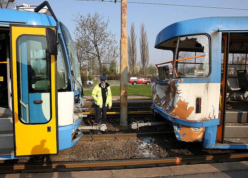 Nehoda tramvají v Ostravě.