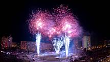Novoroční ohňostroj v Ostravě-Hrabůvce, 1. ledna 2020.