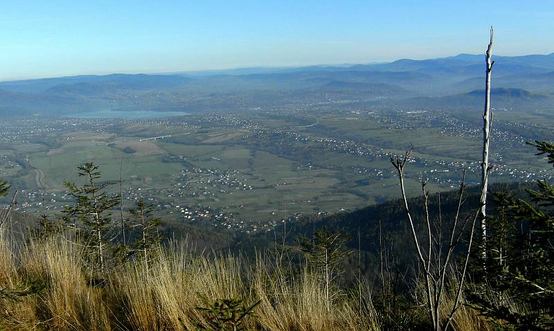 PŮLDRUHÉ hodiny autem po dálnici z Ostravy se naskýtá polská alternativa výletů do hor s výhledy i zajímavostmi.