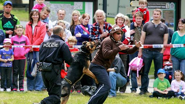 Den policie v areálu Slezskoostravského hradu.