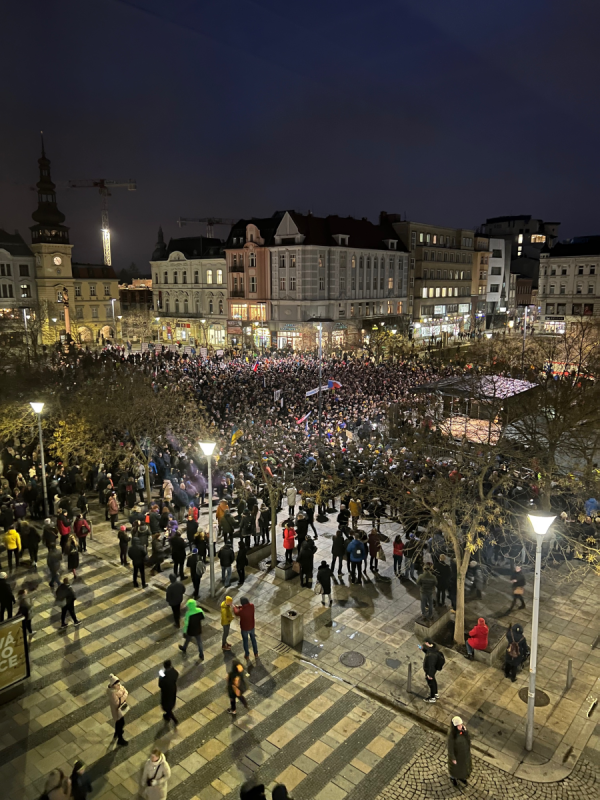 Prezidentský kandidát Petr Pavel v Ostravě, lidé na setkání s ním na Masarykově náměstí, Ostrava, 19. ledna 2023.