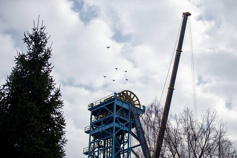 Likvidace těžní věže dolů Staříč závodu Chlebovice, 15. února 2022 v Chlebovicích.