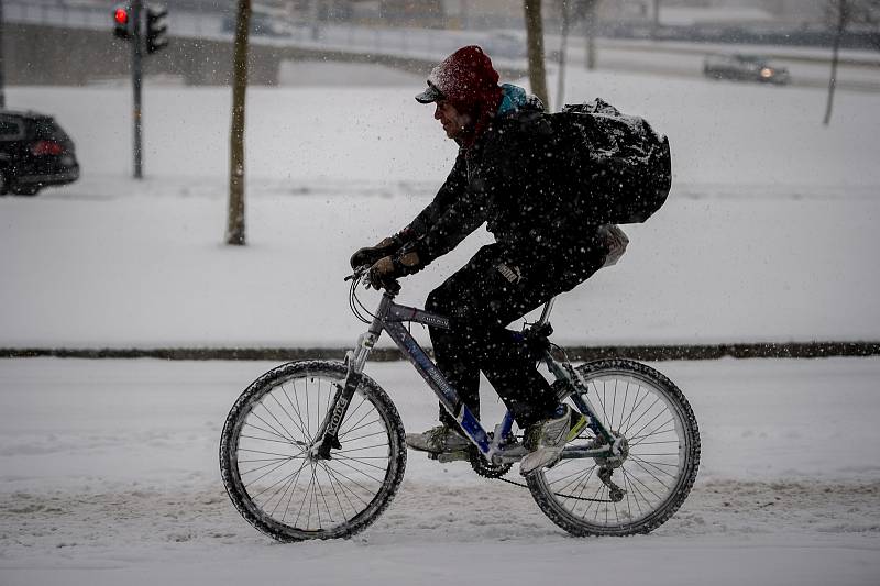 Ostravu zasáhlo 8. 1. 2018 sněžení.