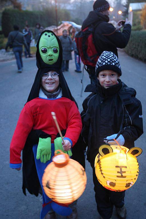 Zoo se loučila se sezonou lampiónovým průvodem a Halloweenem