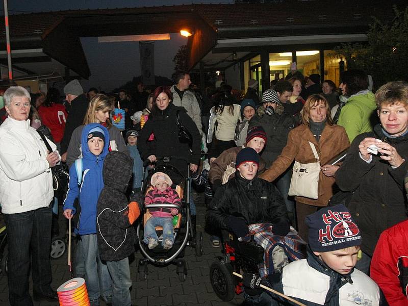 Zoo se loučila se sezonou lampiónovým průvodem a Halloweenem