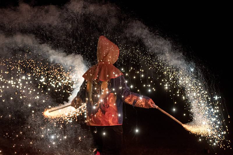 Ohňostroj katalánské kultury, který se konal 1. července 2017 v Ostravě.