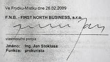 Jan Stoklasa se hájí, že po krajských volbách, které se uskutečnily v říjnu 2008, už ve firmě F.N.B. – First North Business podepisoval jen nějaké formality. Že by bylo získání úvěru ve výši 19,5 milionů korun z 26. února 2009 takovou formalitou?