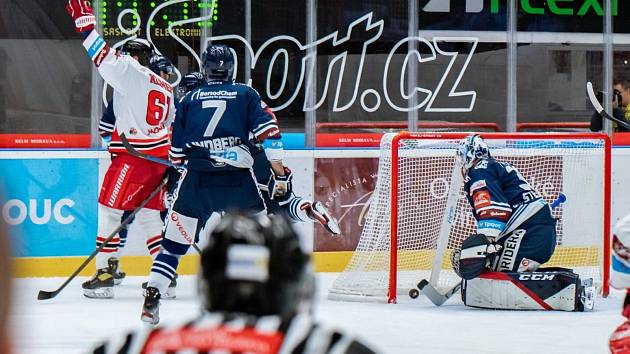 Zápas 7. kola hokejové extrlaigy Olomouc - Vítkovice Ridera 5:4 po samostatných nájezdech.