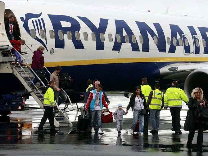 Pravidelná linka společnosti Ryanair bude opěr do Londýna létat třikrát týdně.