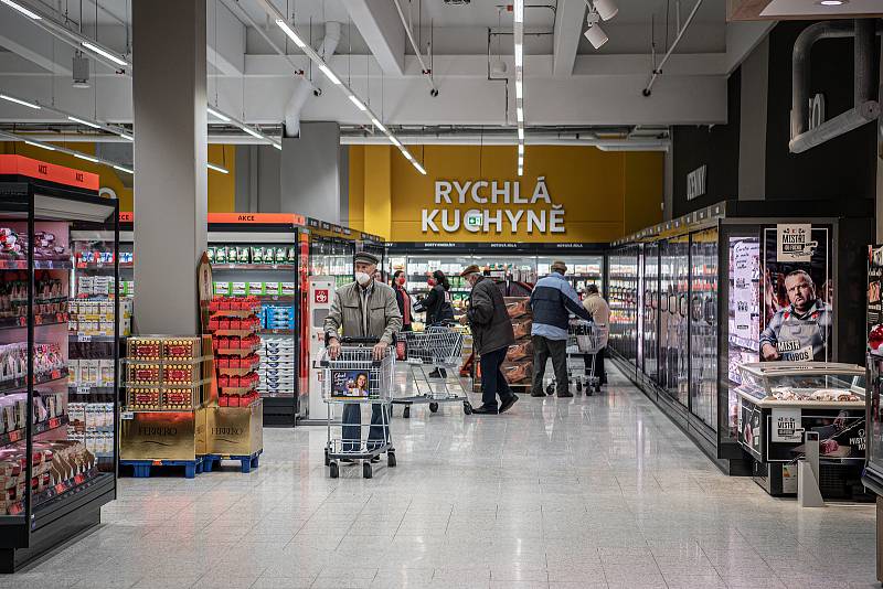 Otevření nově zrekonstruovaného obchodního domu Kaufland v Ostravě-Porubě, 8. prosince 2021.