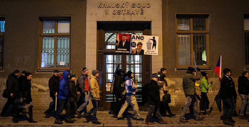 Demonstrace 5. března 2018 v Ostravě proti zvolení Zdeňka Ondráčka (KSČM) do čela parlamentní komise pro dohled nad Generální inspekcí bezpečnostních sborů.