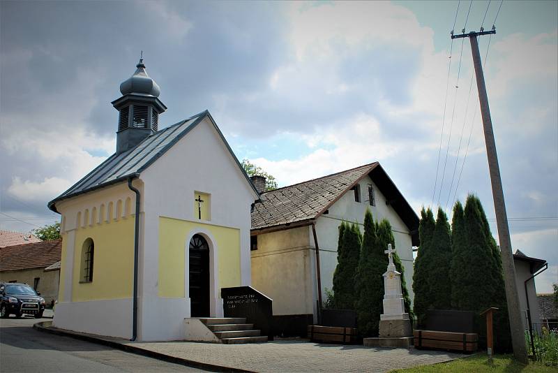Kaple ve Zbyslavicích.