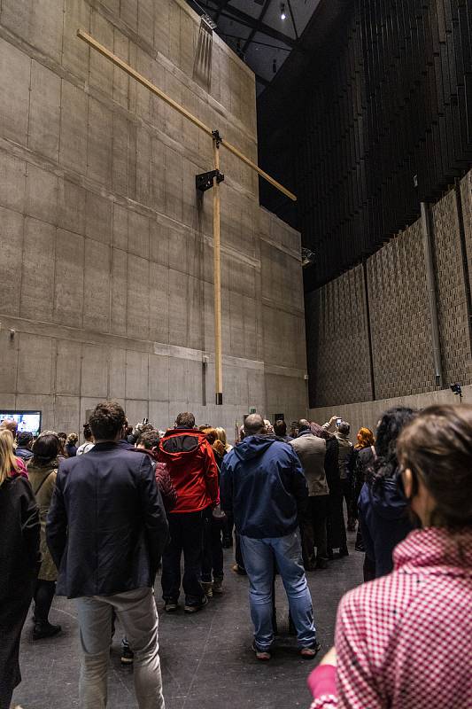 Debata architekta Josefa Pleskota, umělce Krištofa Kintery a duchovního otce Dolních Vítkovic Jana Světlíka, aula Gong, Dolní Vítkovice, Ostrava, 17. 11. 2021.