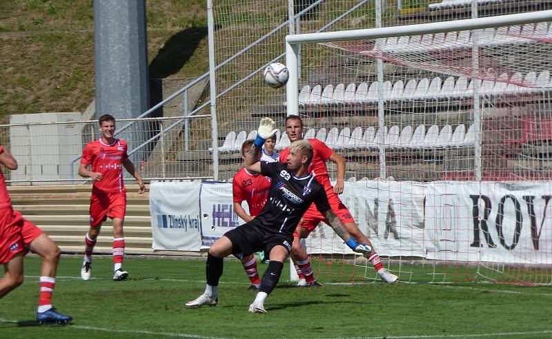 Fotbalisté Baníku Ostrava porazili v předposledním přípravném utkání v Kroměříži druholigovou Líšeň 2:0 (sobota 7. července 2021).