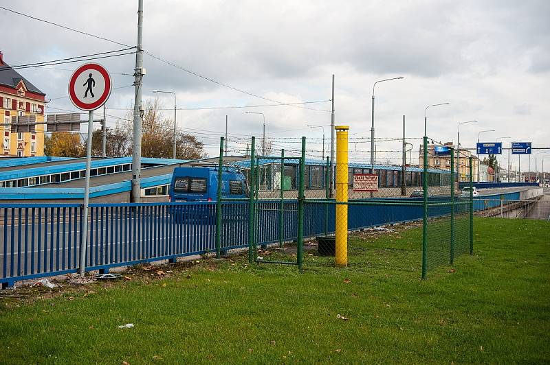 Metan zahrozil také u Frýdlantský mostů. Odplyňovací komínky jsou i v centru Ostravy.