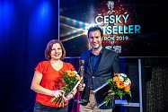 Cenu Český bestseller v Ostravě získala Alena Mornštajnová.