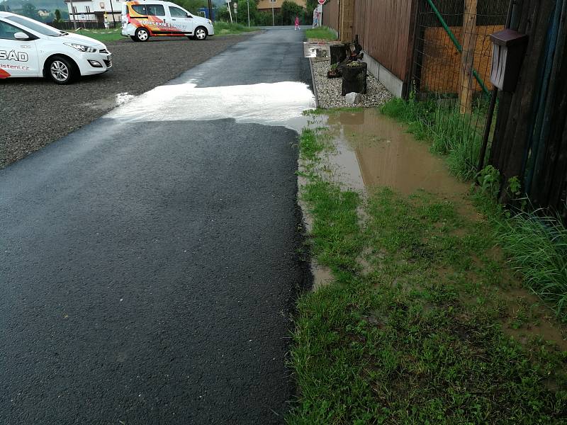 SITUACE po silných lijácích na ostravském předměstí Stará Bělá.