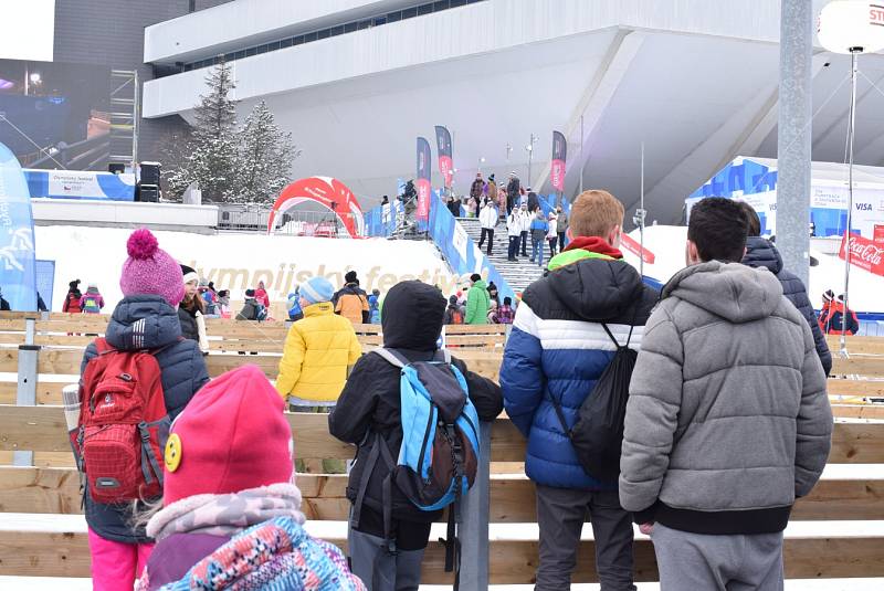 Zahájení olympijského festivalu u Ostravar Arény v Ostravě.