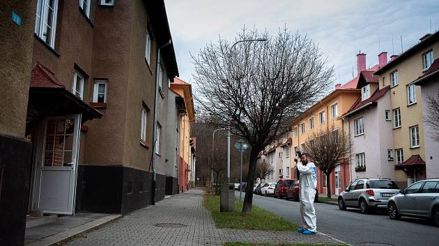 Vyšetřování násilného trestného činu. Příborská ulice, Ostrava - Hrabová, 15. prosince 2019 v Ostravě.