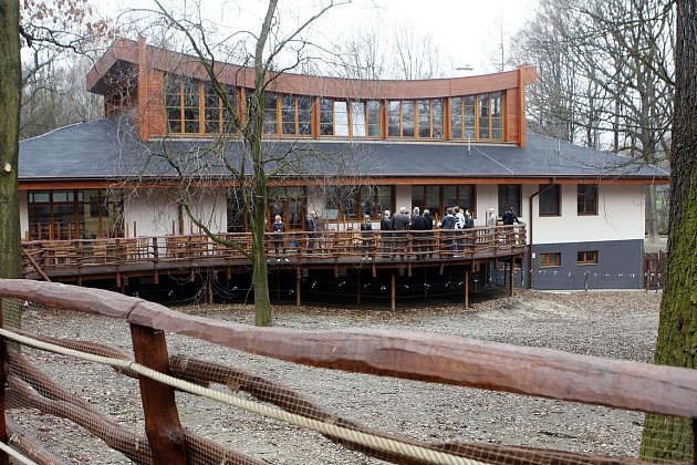 Zoo Ostrava otevřela restauraci a návštěvnické centrum.