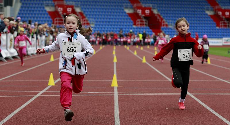 Tradiční předprogram Zlaté tretry, největšího českého atletického mítinku, přilákal na ostravský Městský stadion stovky mladých adeptů atletiky.