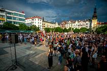Demonstrace za nezávislou justici a proti vládě 11. června na Masarykově náměstí v Ostravě.