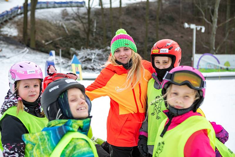 Skalka family park, 22. ledna 2020 v Ostravě. Instruktorka lyžování Barbora Kališková.
