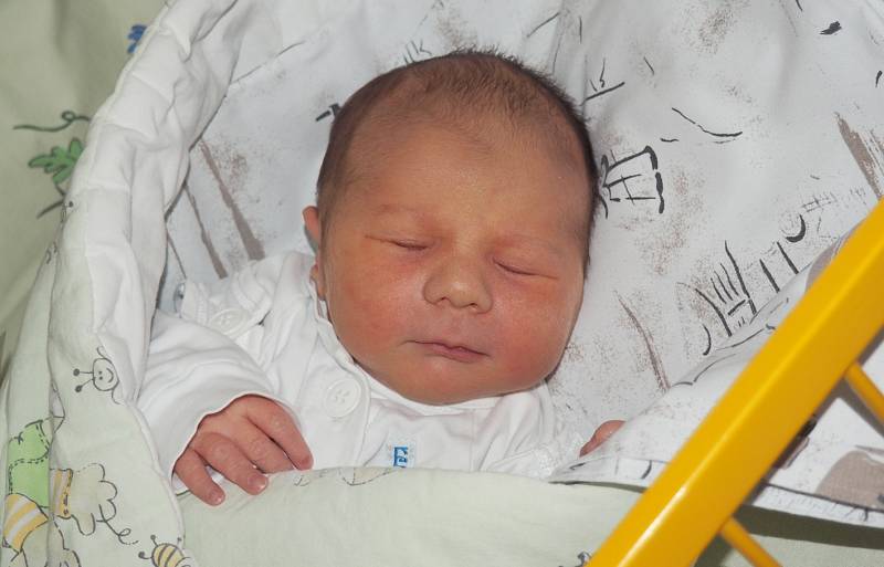 Jindra Šulák, narozen 24. 8. 2020, váha 3390 g, Moravská Ostrava. Fakultní nemocnice Ostrava.