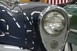 Výstava starých amerických vozů na Černé louce. 
