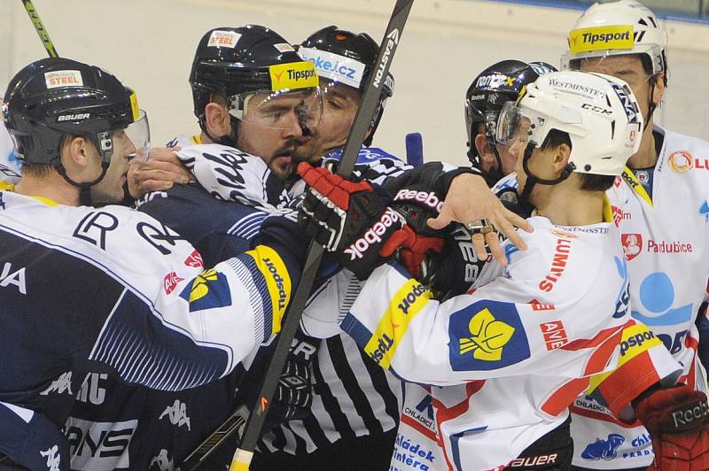 Předkolo play off hokejové extraligy – 1. zápas: HC Vítkovice Steel - HC ČSOB Pojišťovna Pardubice 8:2